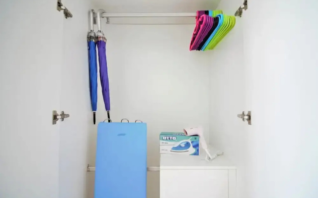 A713 Discount Rooftop Pool Cable TV Kitchen Aircon