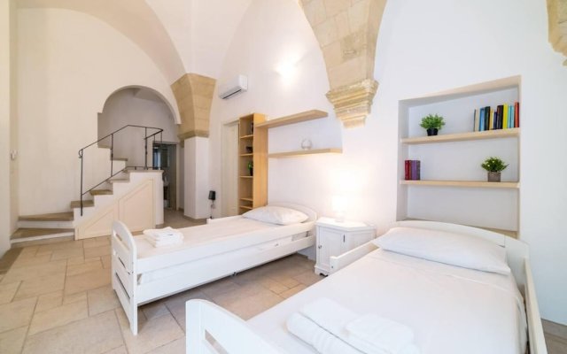 Holiday Home Sleeps 6 in the Historic Center of Le