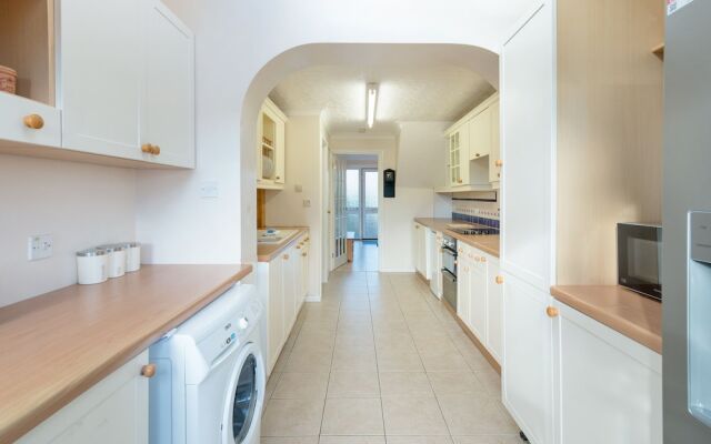 Compton Lodge 5-bedroom house