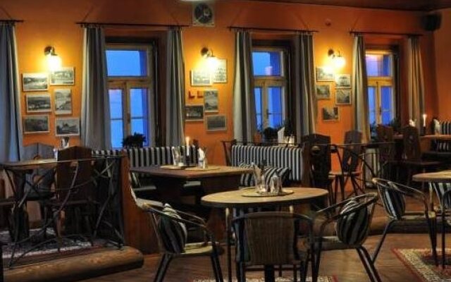 Hotel Plešivec