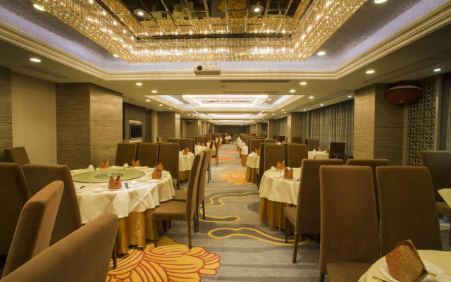 La Perle International Hotel - Free shuttle between hotel and Exhibition Center during Canton Fair & Exhibitor registration Counter