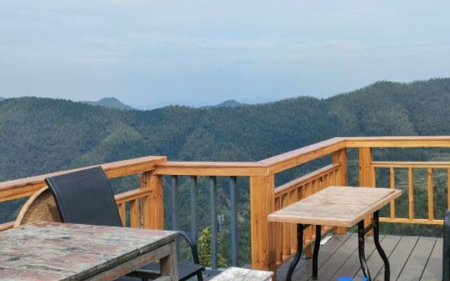 Xiuning wood pear hong home stay in the cloud