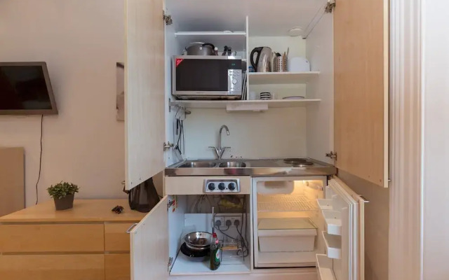 23/43 Stunning Mezzanine Studio in Notting Hill