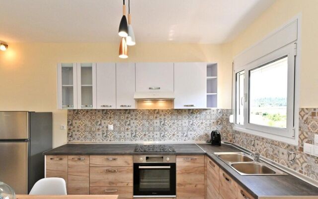 Meloida Apartment by TravelPro Services- Nea ...