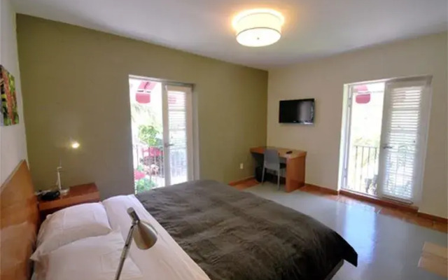 Espanola Way Suites