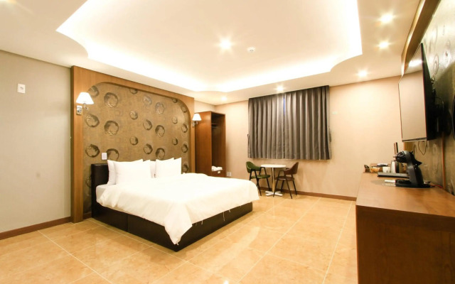 The King Hotel