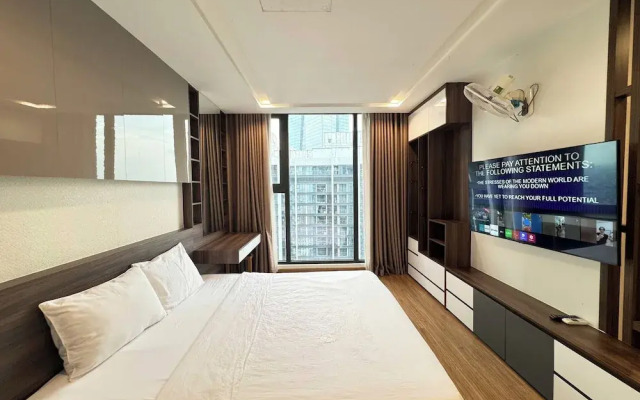 Luxury Apartment in Vinhomes Metropolis