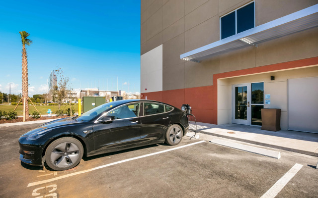 Holiday Inn Express & Suites Jacksonville - Town Center by IHG