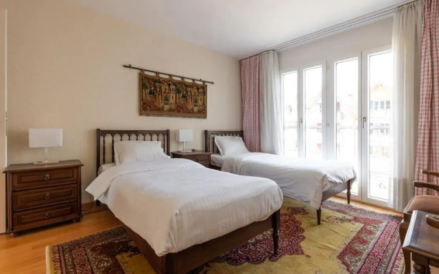 Lakeside Apartment with panoramic view on the lake