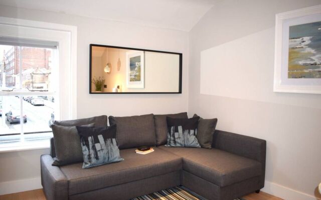 1 Bedroom Apartment Next To The Grand Canal