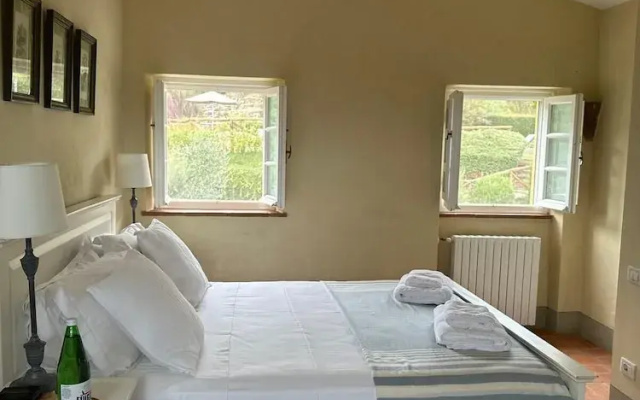 Luxury 6-bed Tuscan Villa Near Lucca and Florence