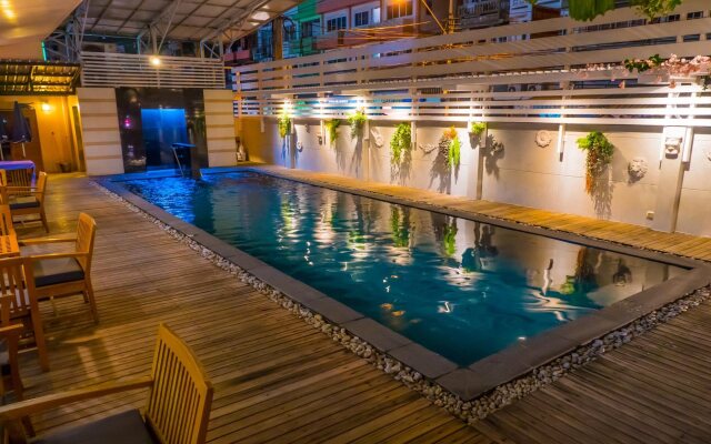 Atrium Boutique Hotel