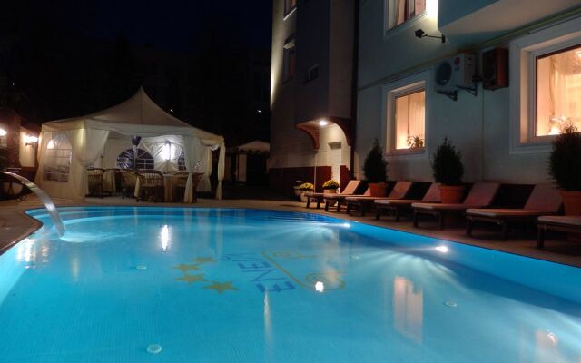 Eney Hotel