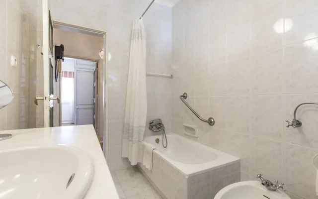 Rustic Seaview Apartment in Cascais