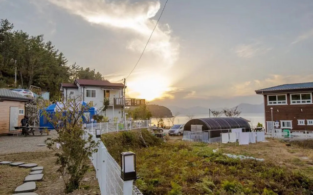 Bada and Noul Pension