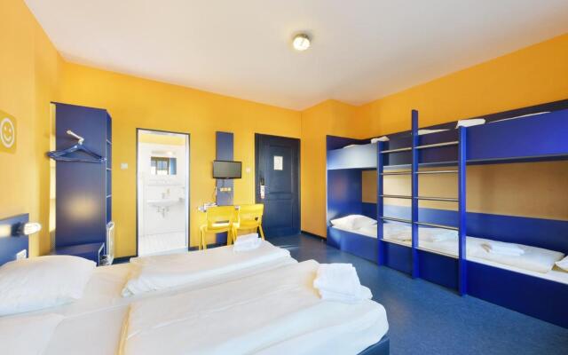 Bed'nBudget Expo-Hostel Rooms