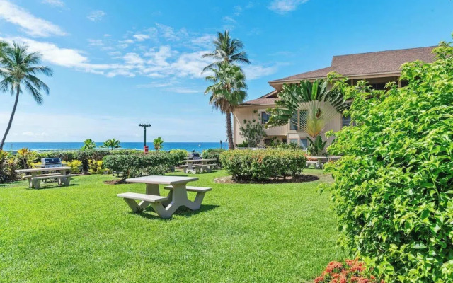 Sea Village #4210 Ocean Front Lanai!