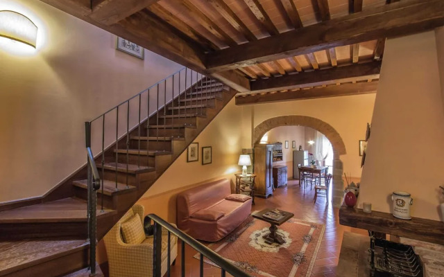 Attractive Apartment in Typical Tuscan Style