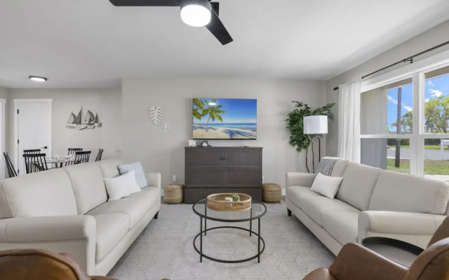 Salty Sunrise by Distinctive Beach Rentals