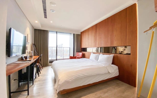 Central Land Hotel