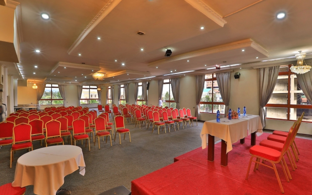 Kenenisa.. Oasis International Hotel