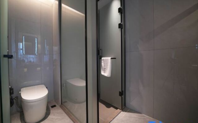 Three Cats Hotel (Guangsha Construction College)