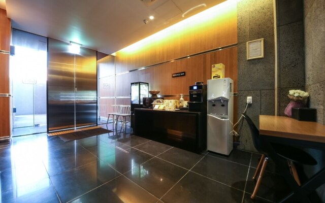 Moor Hotel by Aank Mokpo
