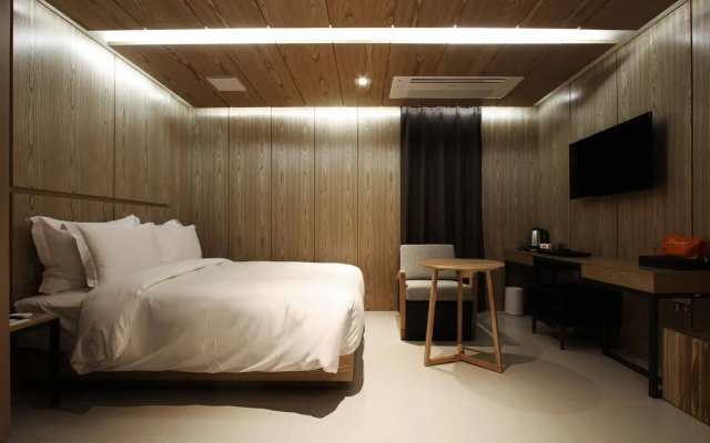 Richwell Hotel