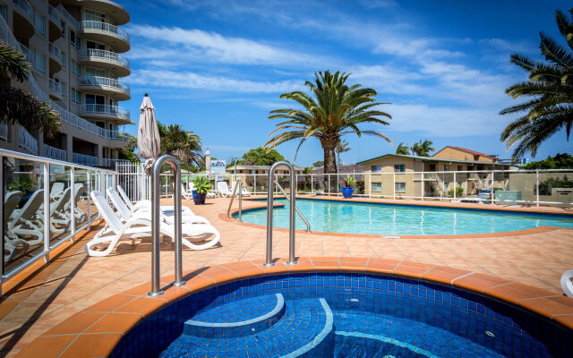 Kirra Beach Apartments