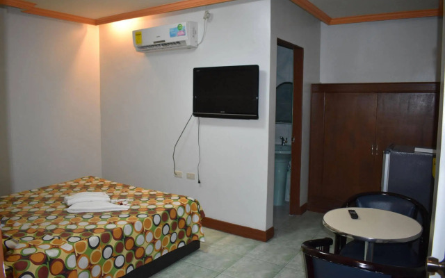OYO 701 R-kings (former Tomobe Hotel And Restaurant)