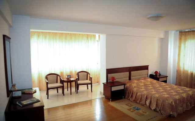 Lira Pacific Aparthotel