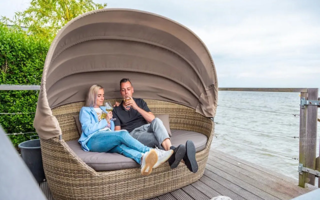 Modern Chalet on the Water of the Markermeer