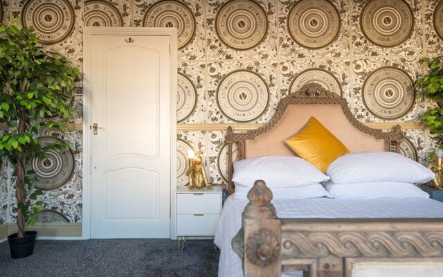 Charming 1-bed House in London