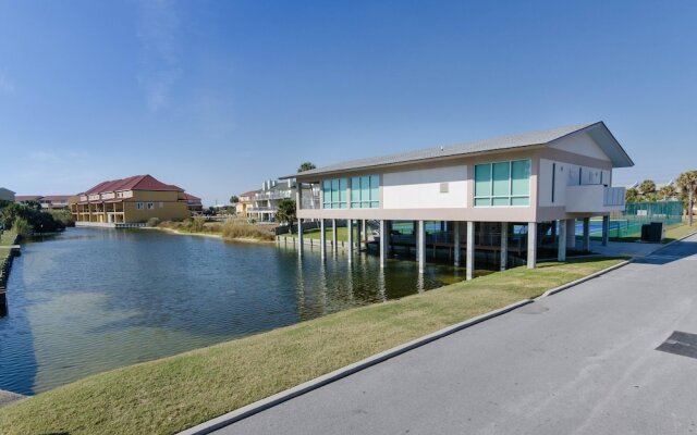 Regency Towers 405 West