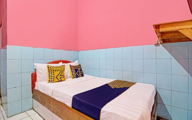 SPOT ON 92791 4 Saudara Hotel