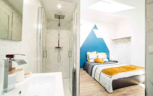 Appartement Le Grand Dupont du Parc Ste-Marie - OscarNewHome