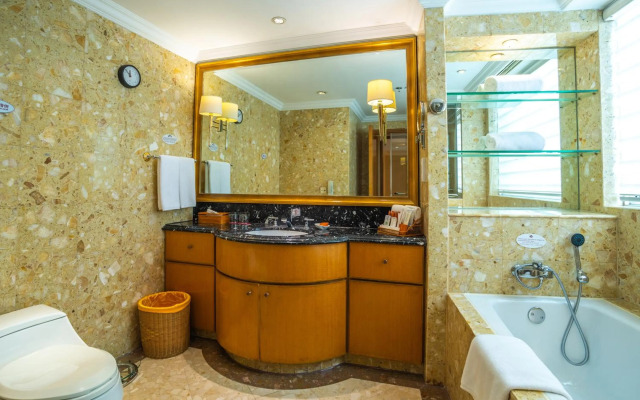 Crowne Plaza Hotel Qingdao by IHG