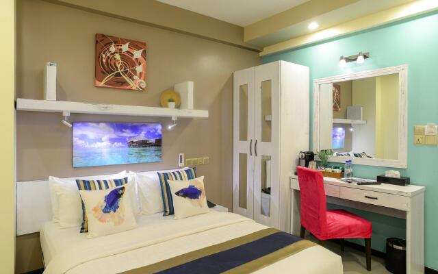 Laze by Somerset Inn