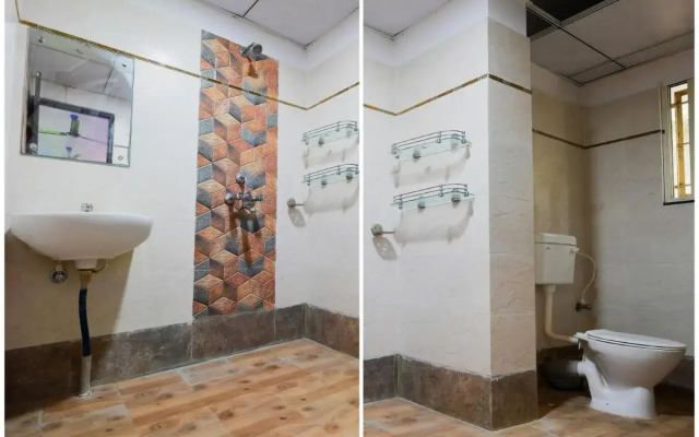 OYO Flagship 83759 Nityanand Inn