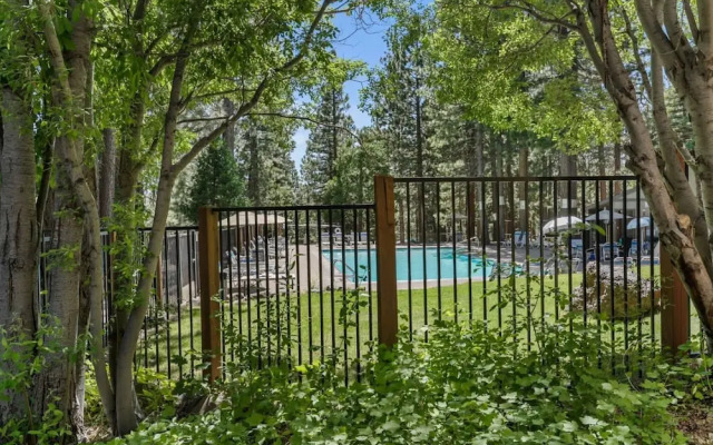 Kingswood Village Escape For 4