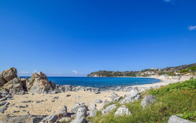 Nice Apartment in Ricadi With Outdoor Swimming Pool, Jacuzzi and Wifi