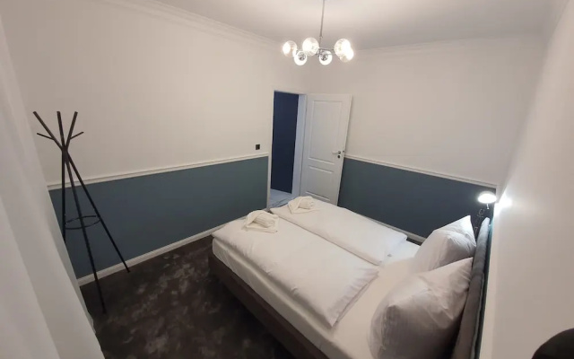 Korda Apartments