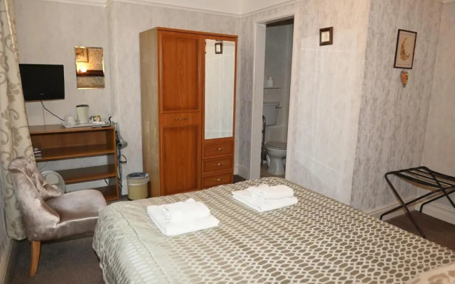 Brynhyfryd Guest House