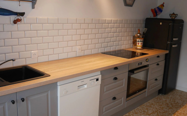 Holiday Home With sea Views, Tregarvan