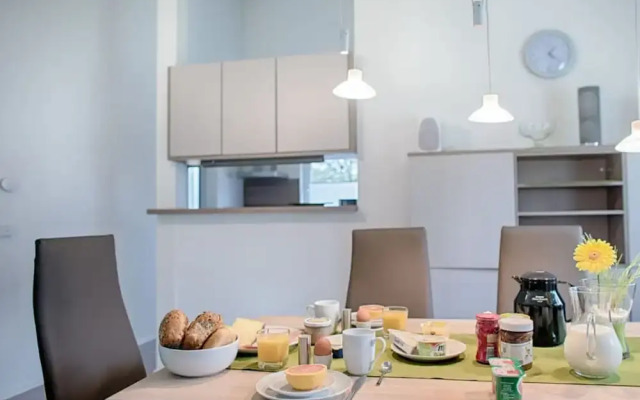 Amselgrun Modern Retreat