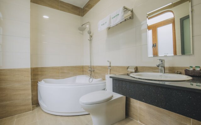 Da Lat Cam Ly Hotel