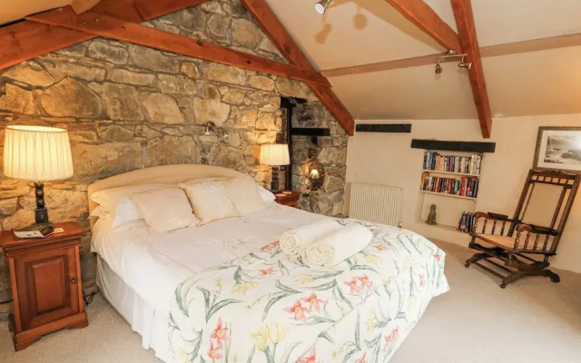 Upper Calffield Farmhouse