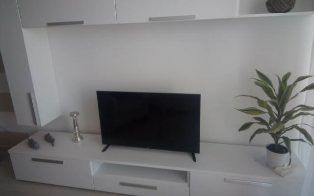 The Edge Apartment