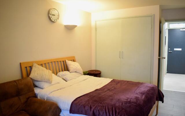 Vibrant 3 Bedroom Flat With Balcony Near Shoreditch