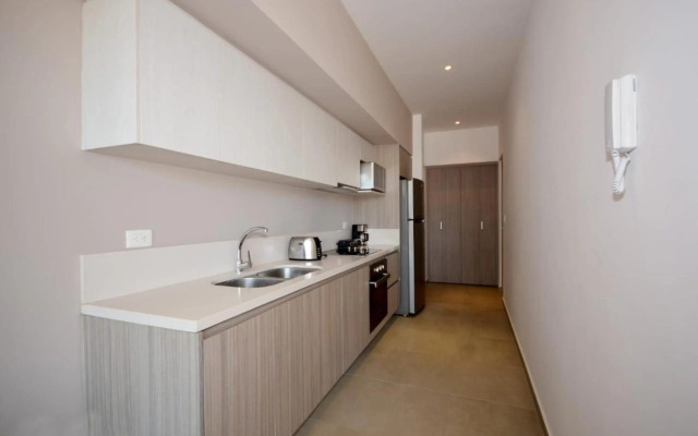 LUXURY APARTMENT STEPS FROM 5TH AV. By YEAH